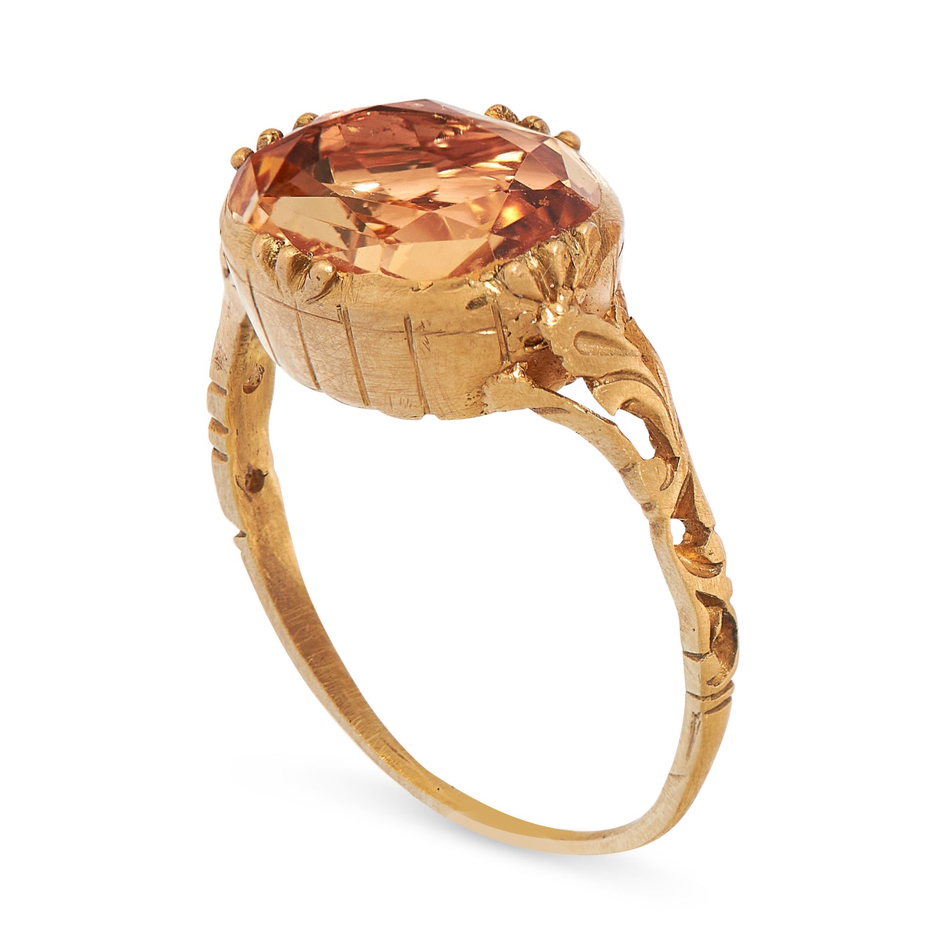 ANTIQUE IMPERIAL TOPAZ RING in yellow gold, set with an oval mixed cut imperial topaz, with - Bild 2 aus 2