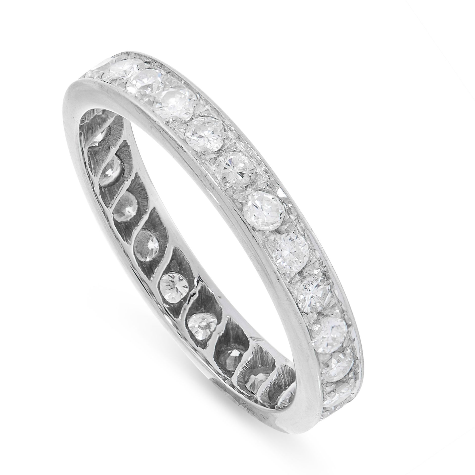 DIAMOND ETERNITY RING the band set all around with a single row of round cut diamonds, all totalling - Bild 2 aus 2