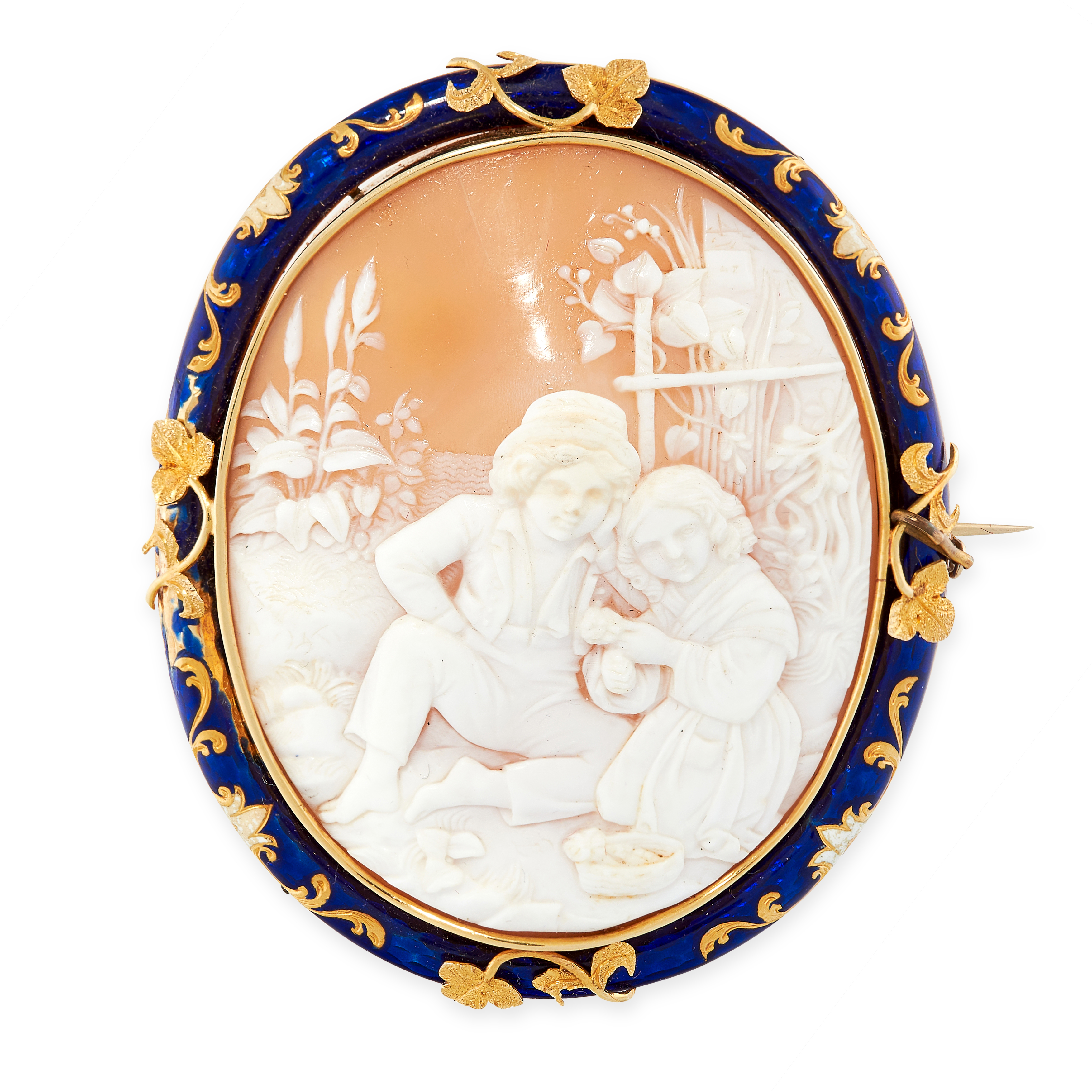 AN ANTIQUE CARVED CAMEO AND ENAMEL BROOCH, 19TH CENTURY in yellow gold, set with an oval shell cameo