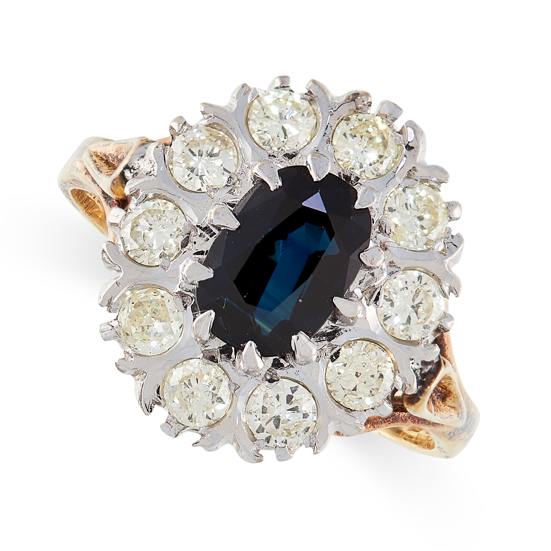 A SAPPHIRE AND DIAMOND RING in 18ct yellow gold, in cluster design, set with an oval cut sapphire of