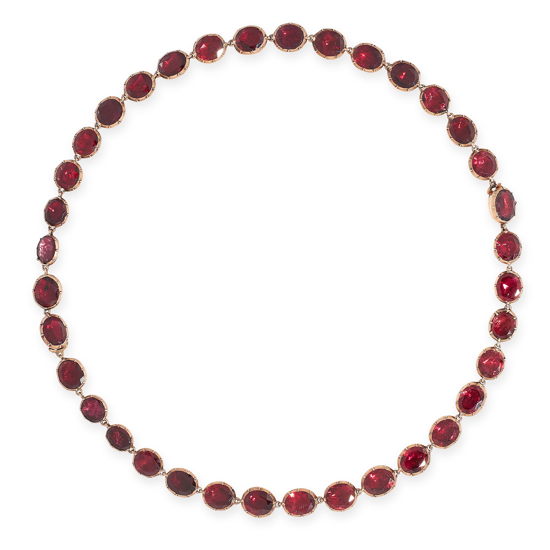 AN ANTIQUE GARNET RIVIERE NECKLACE, 19TH CENTURY in yellow gold, comprising of a single row of