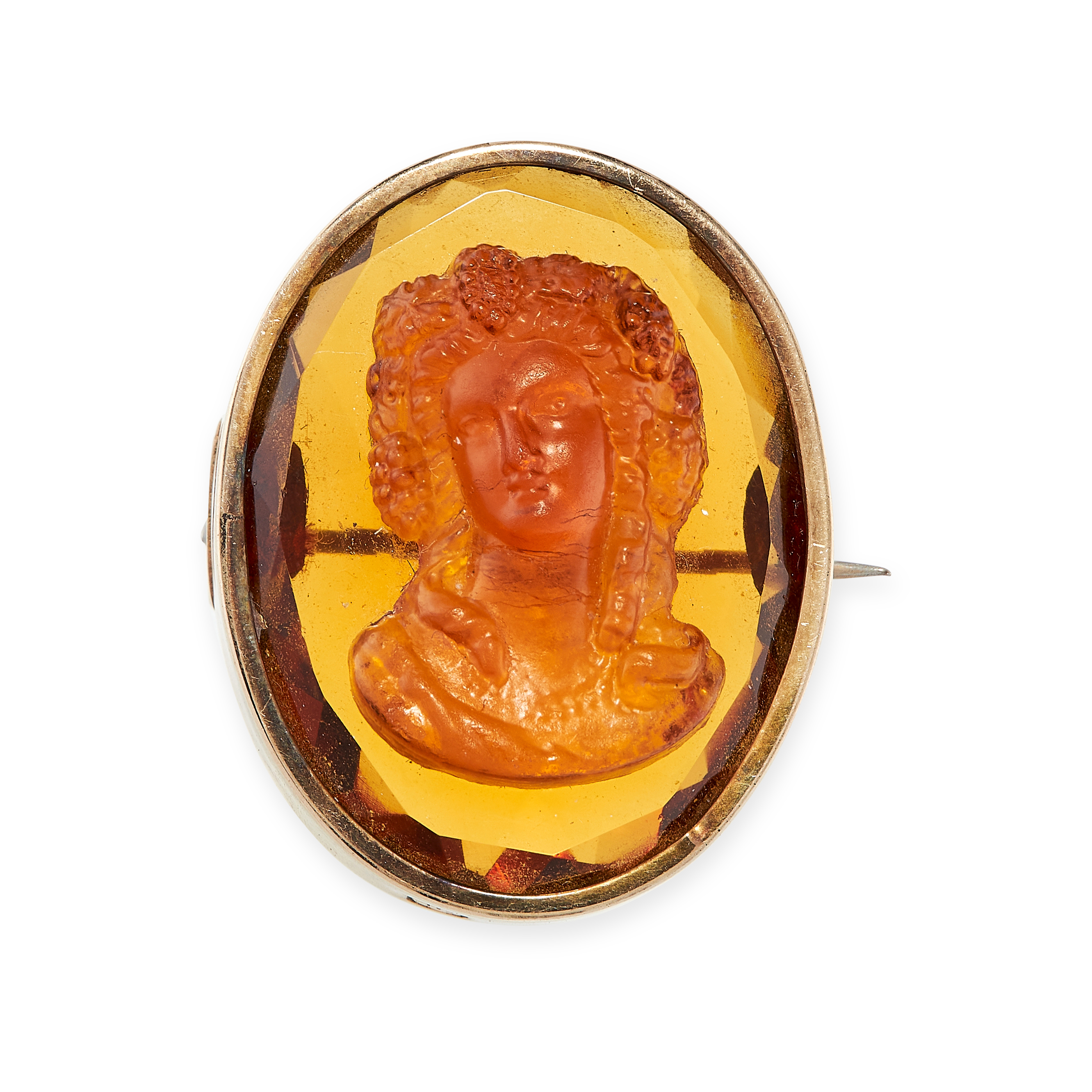 AN ANTIQUE GLASS CAMEO BROOCH, 19TH CENTURY in 9ct yellow gold, set with a moulded orange glass