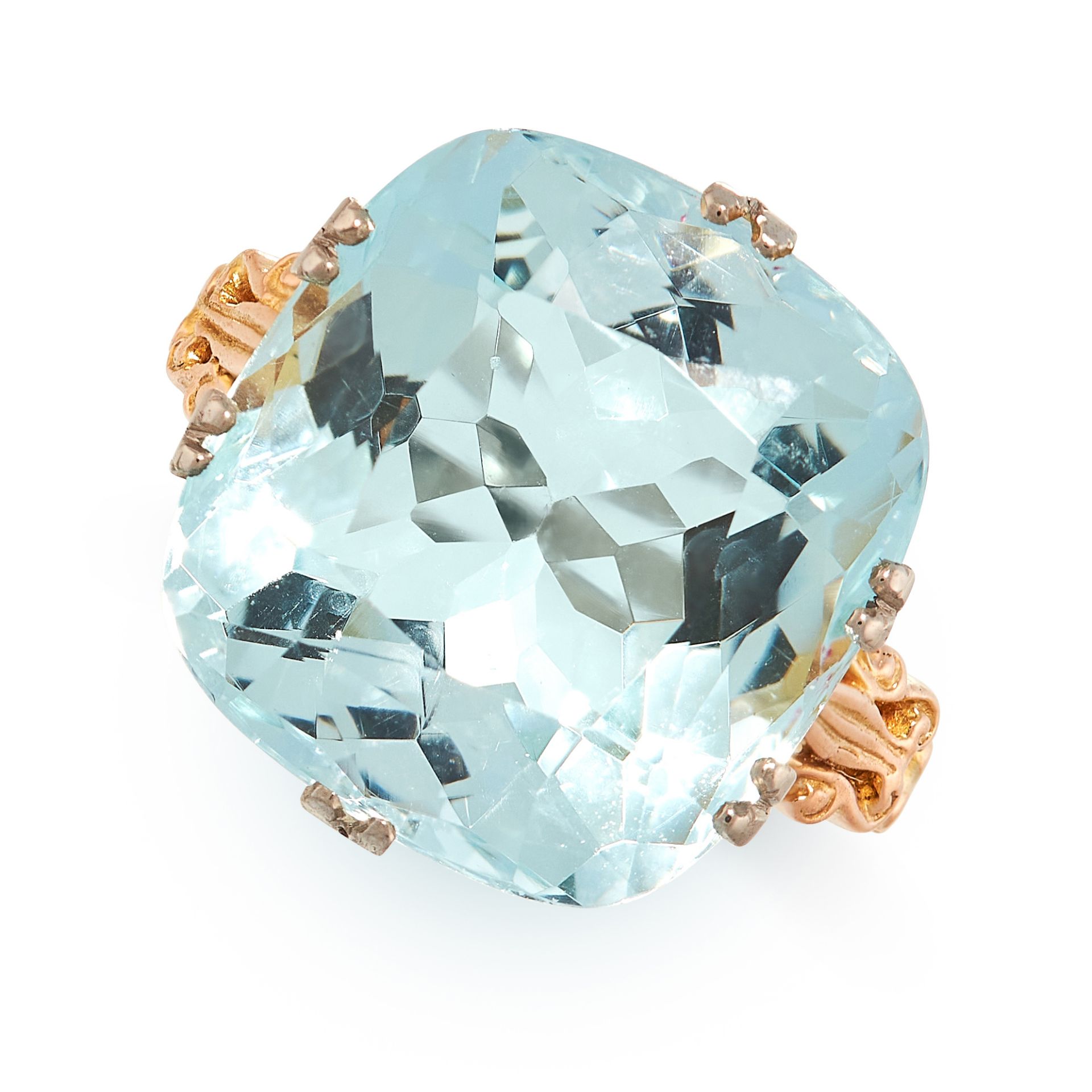 AN AQUAMARINE DRESS RING in yellow gold, set with a cushion cut aquamarine of 18.17 carats, no assay