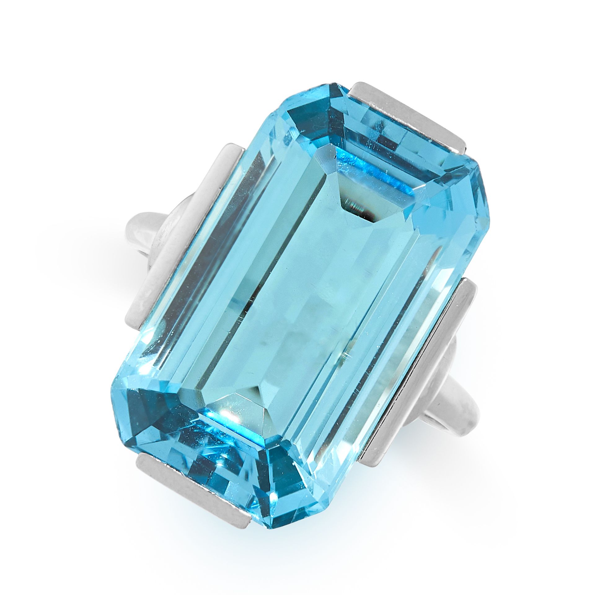 A FINE AQUAMARINE DRESS RING in 14ct white gold, set with an emerald cut aquamarine of 15.23 carats,