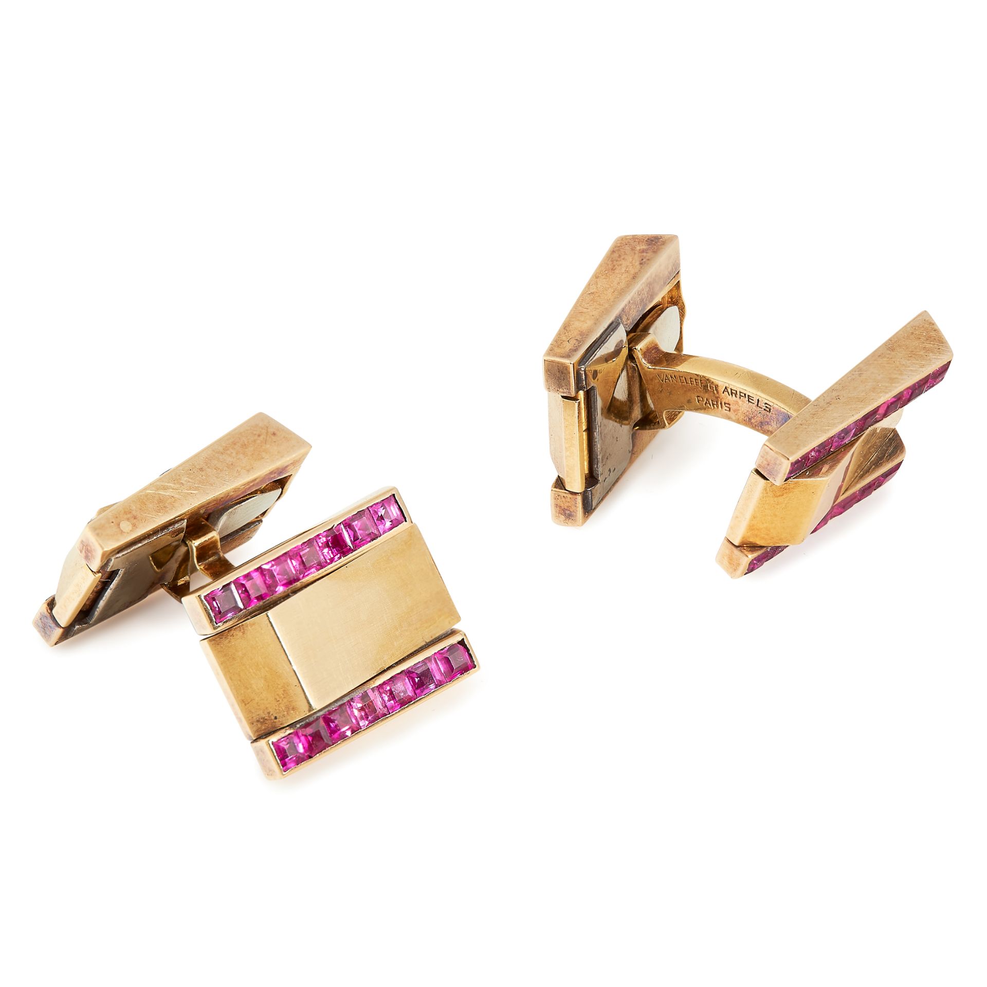 A PAIR OF VINTAGE RUBY CUFFLINKS, VAN CLEEF & ARPELS in 18ct yellow gold, the articulated