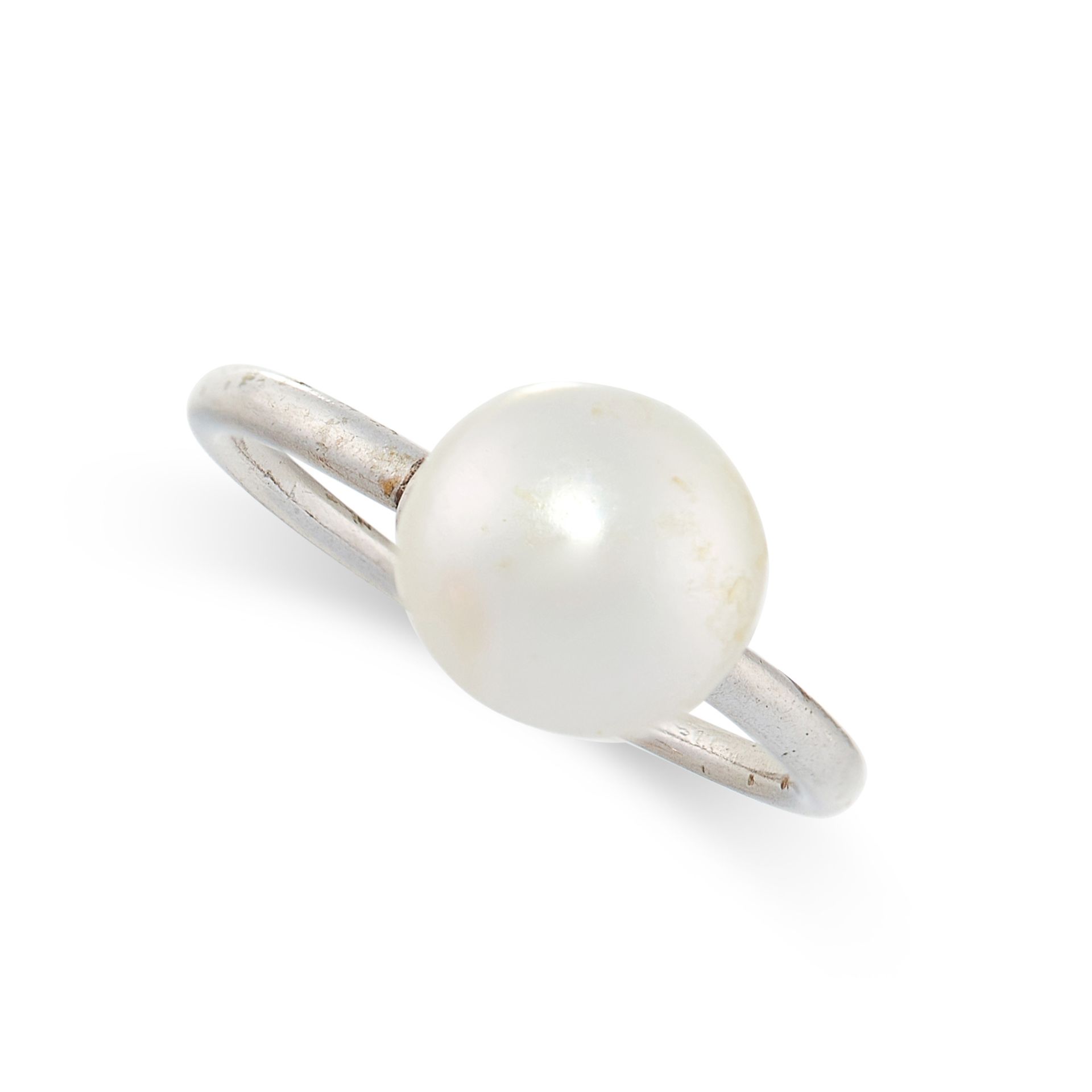 A NATURAL PEARL RING set with a pearl of 7.6mm, no assay marks, size G / 3, 2.2g. The gemmological