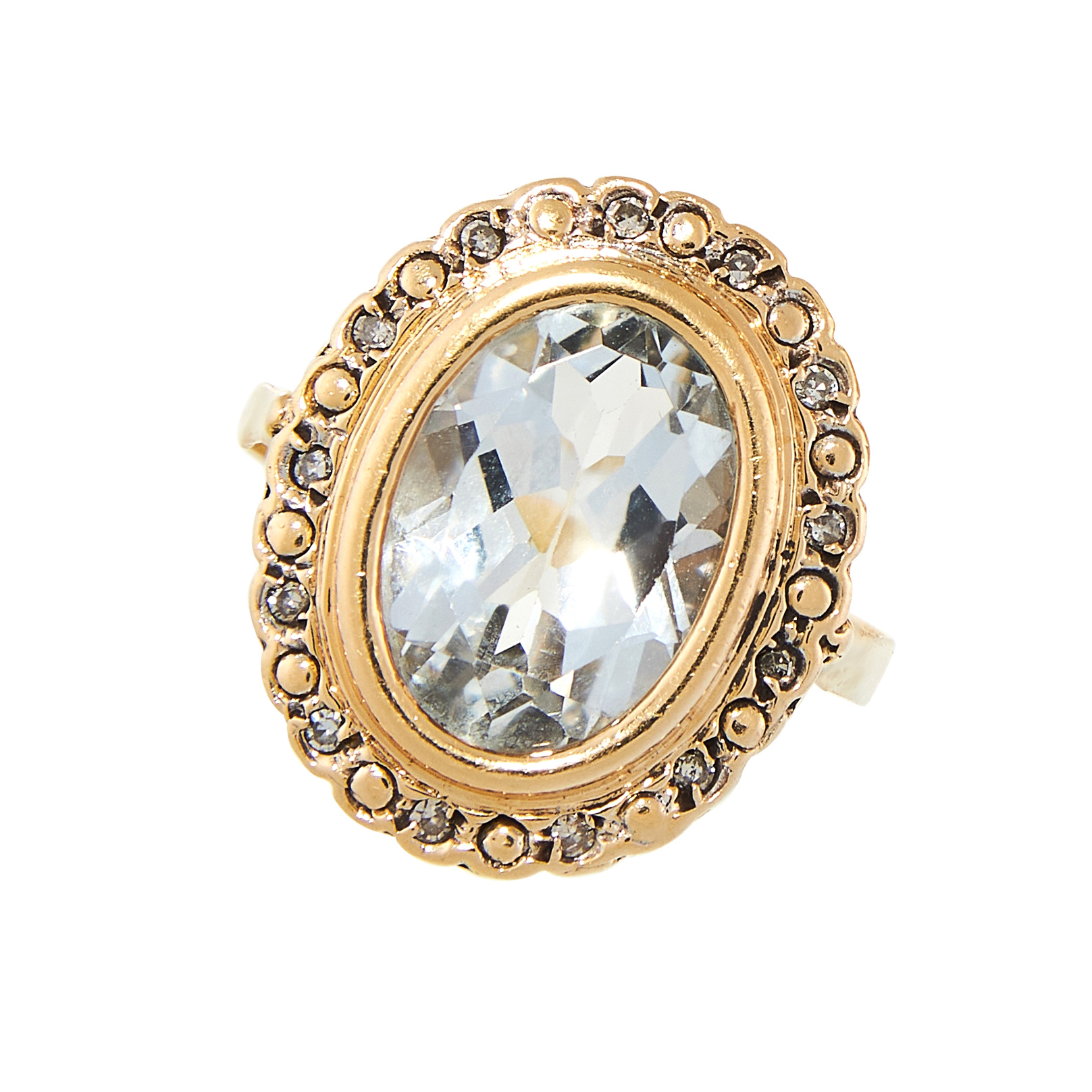 AN AQUAMARINE AND DIAMOND RING in 18ct yellow gold, set with an oval cut aquamarine of 3.77