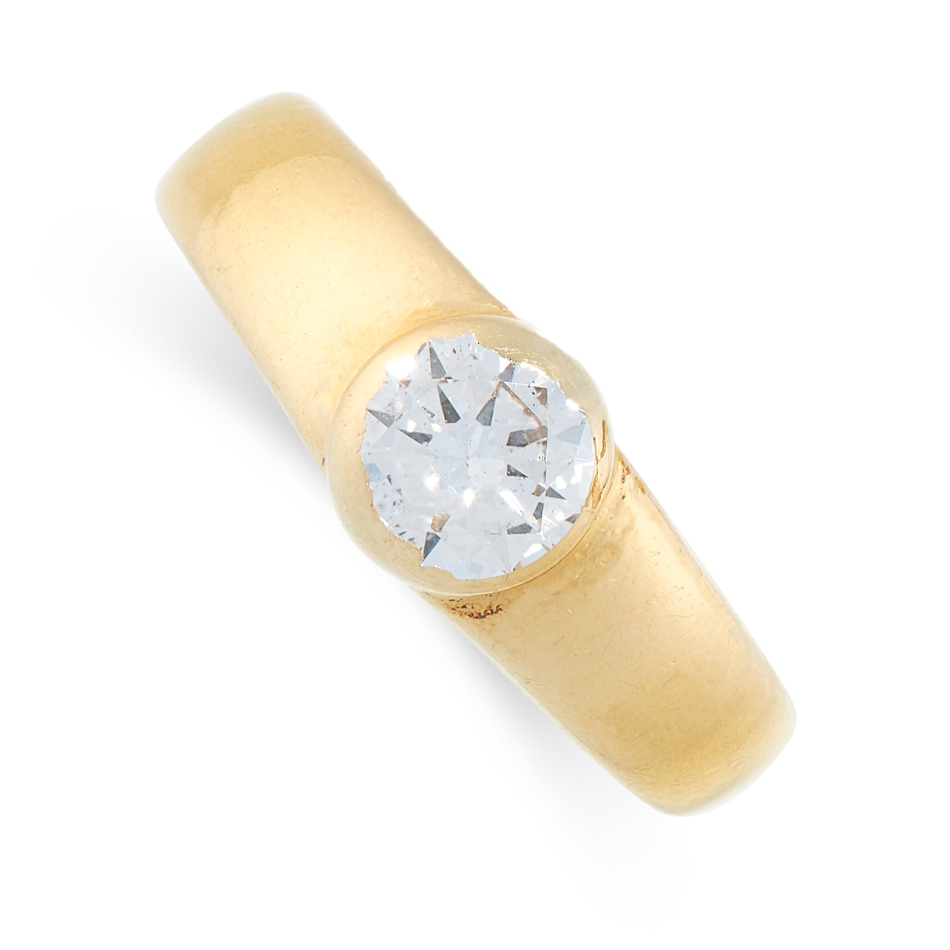 A VINTAGE DIAMOND DRESS RING in 18ct yellow gold, set with a round cut diamond of 0.60 carats,