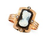 AN ANTIQUE HARDSTONE CAMEO AND PEARL RING in 18ct yellow gold, set with a carved hardstone cameo