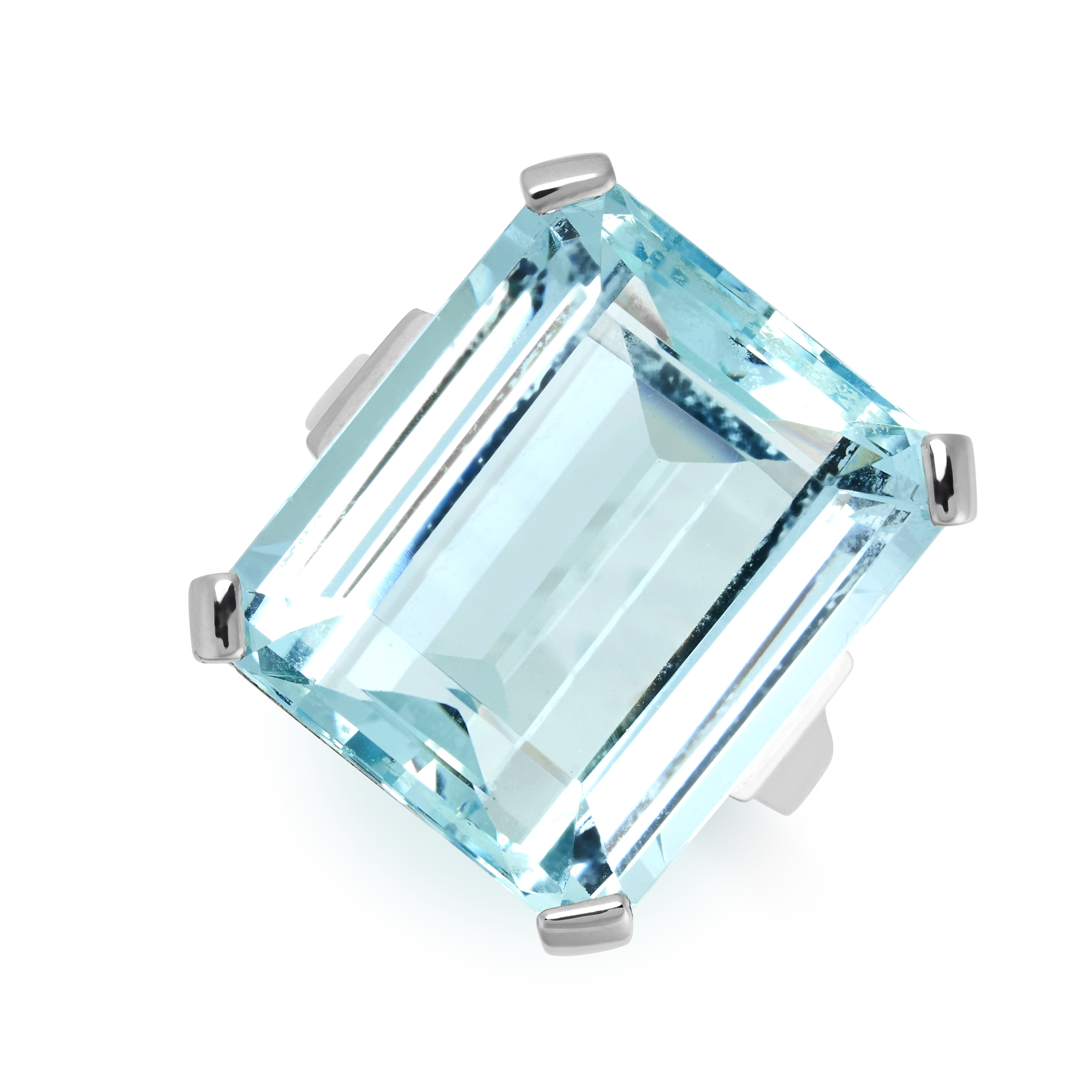 AN AQUAMARINE RING set with an emerald cut aquamarine weighing 19.57 carats, stamped 750, size L /