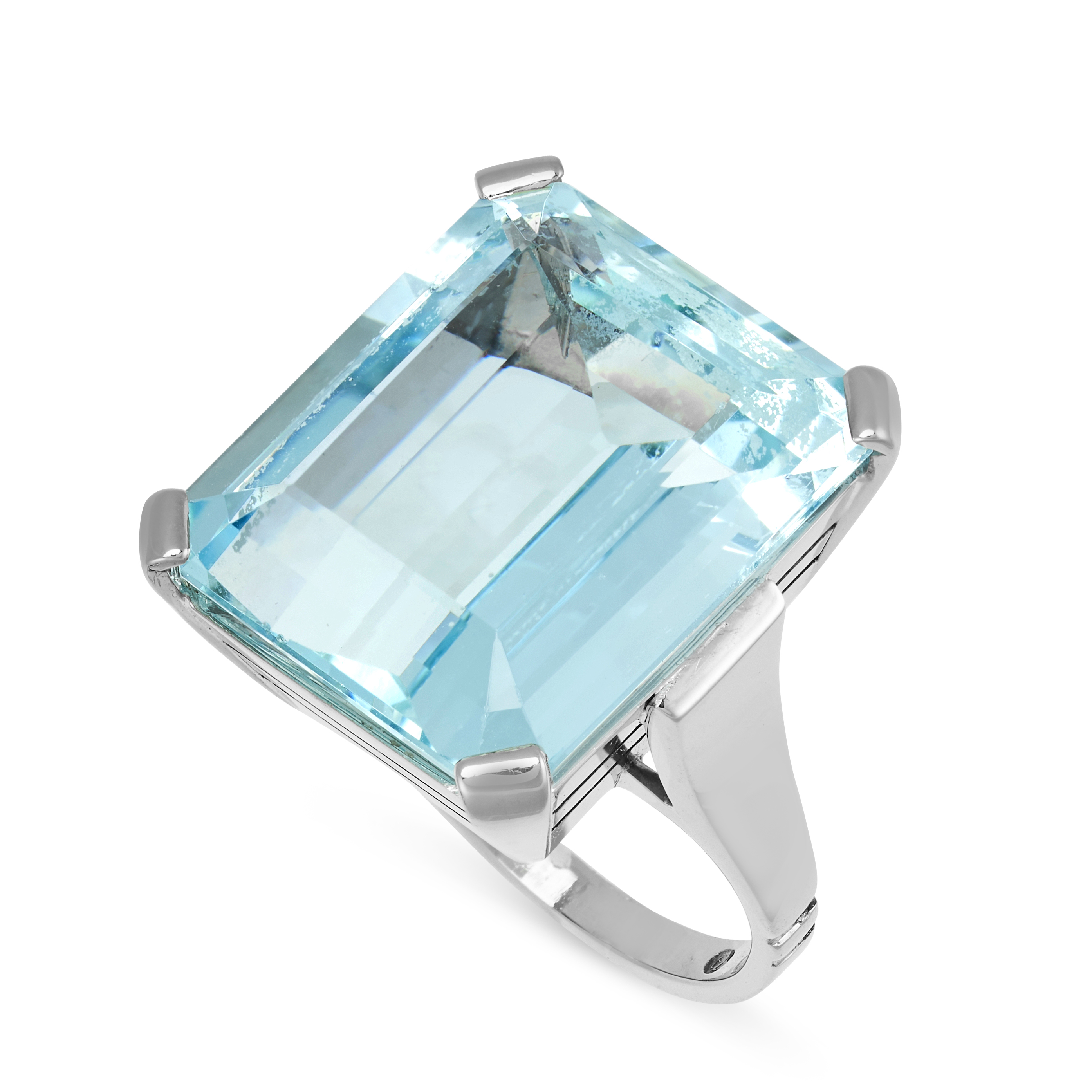 AN AQUAMARINE RING set with an emerald cut aquamarine weighing 19.57 carats, stamped 750, size L / - Image 2 of 2