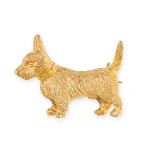 NO RESERVE - AN ANTIQUE SCOTTIE DOG BROOCH, CIRCA 1900 in 15ct yellow gold, designed to depict a