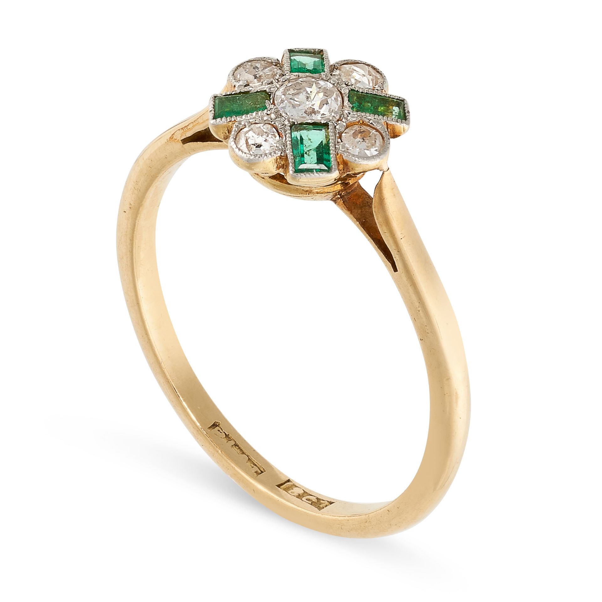 NO RESERVE - AN ART DECO DIAMOND AND EMERALD RING in 18ct yellow gold and platinum, set with a - Image 2 of 2