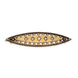 NO RESERVE - AN ANTIQUE VICTORIAN DIAMOND BROOCH, 1898 in 15ct yellow gold, set with five single cut