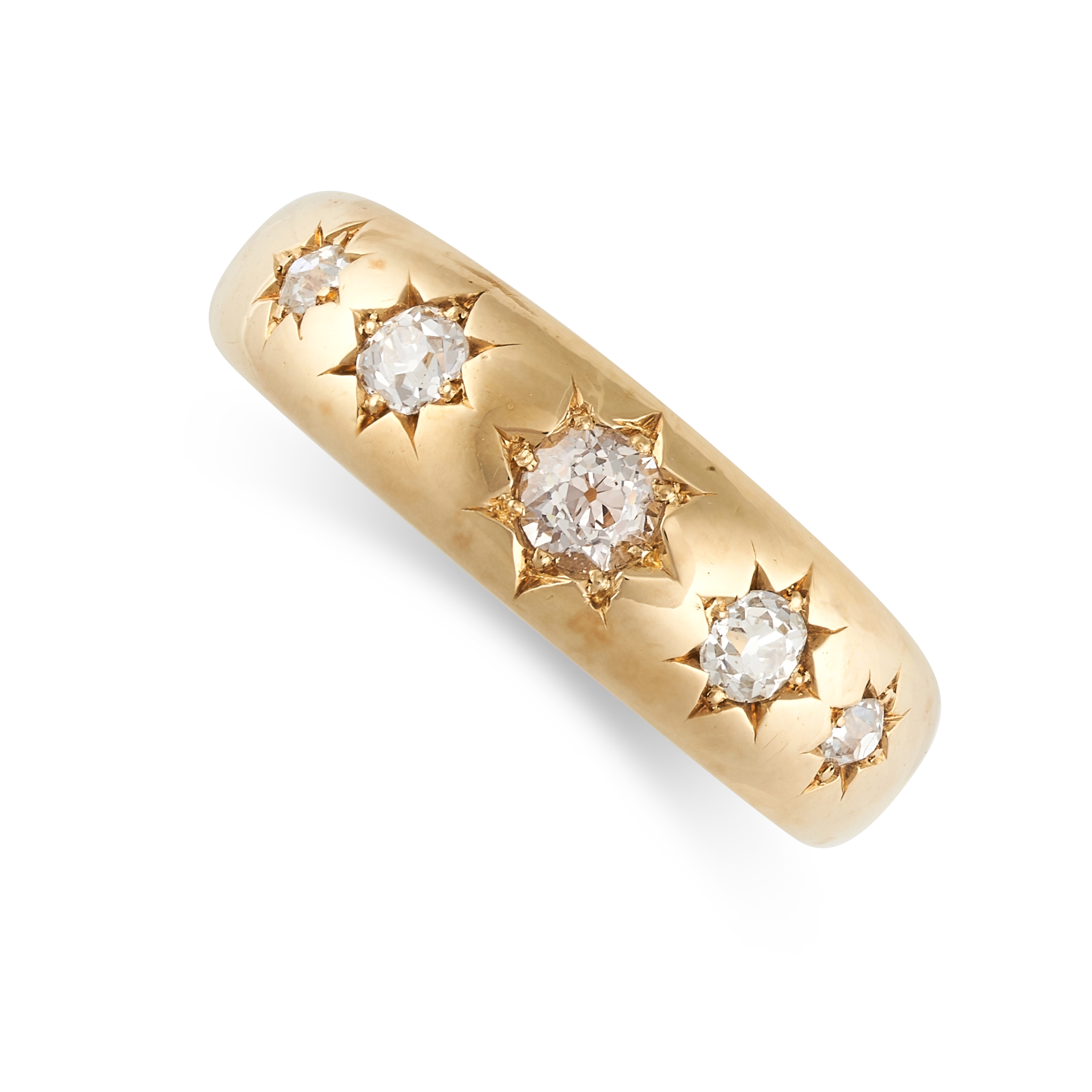 NO RESERVE - AN ANTIQUE DIAMOND GYPSY RING in 18ct yellow gold, the tapering band set with a row