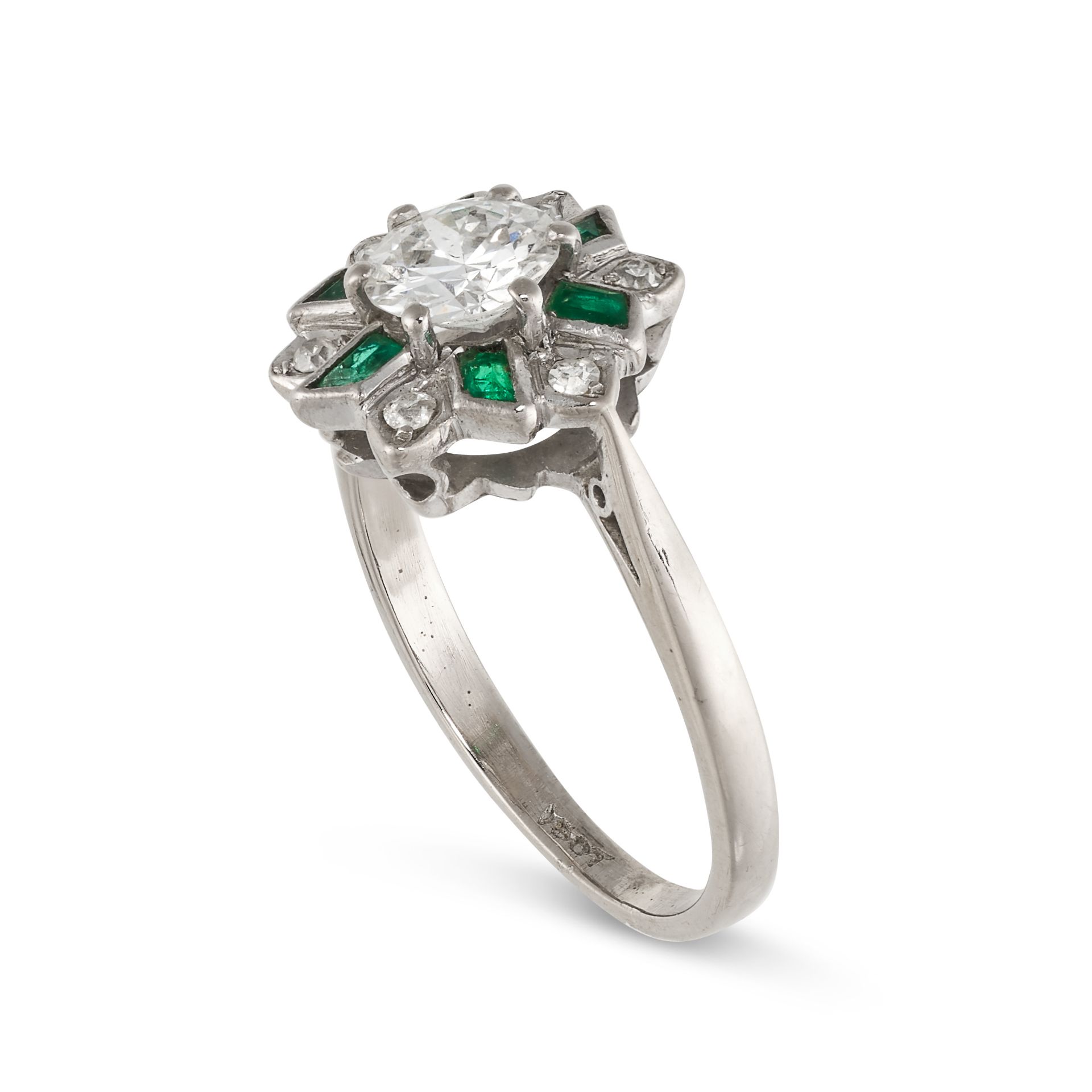 NO RESERVE - A DIAMOND AND EMERALD DRESS RING in 18ct white gold, set with a round cut diamond of - Image 2 of 2