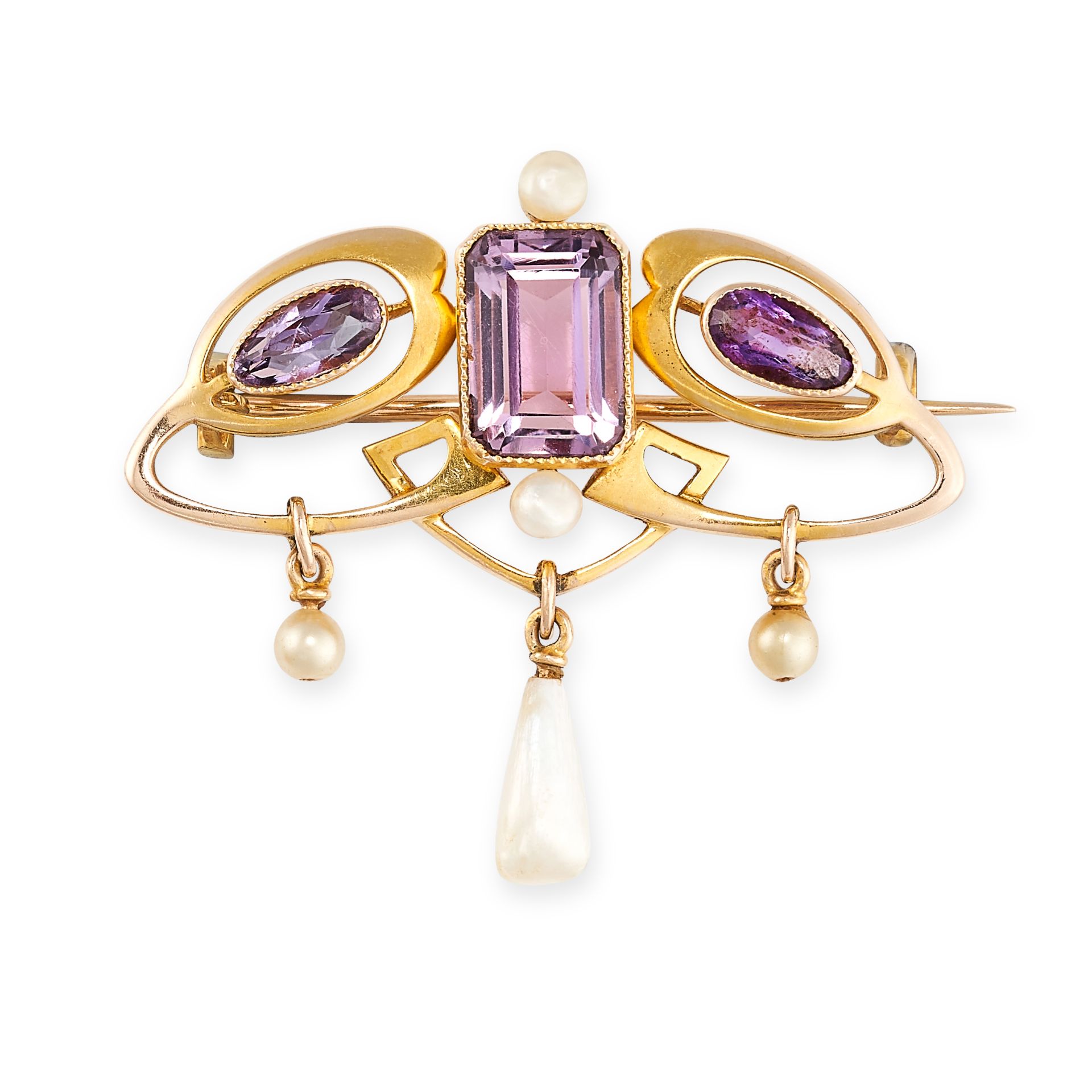 NO RESERVE - AN ART NOUVEAU AMETHYST AND PEARL BROOCH in 15ct yellow gold, set with emerald cut