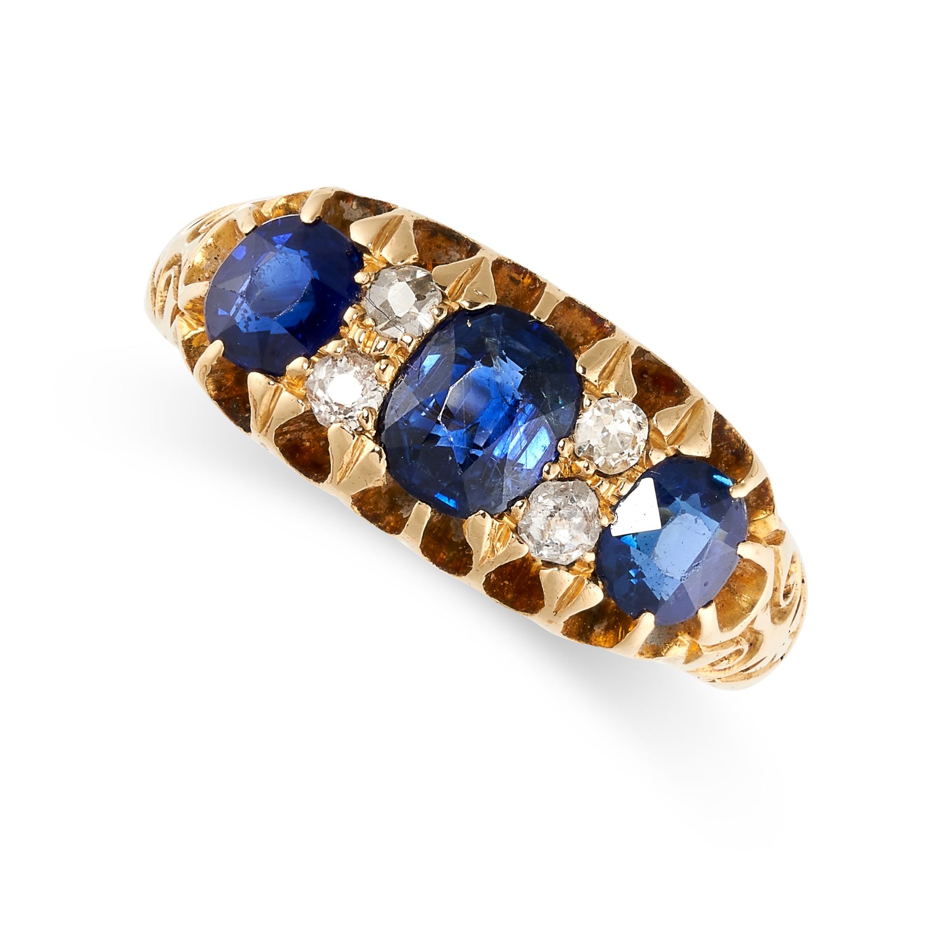 NO RESERVE - AN ANTIQUE VICTORIAN SAPPHIRE AND DIAMOND RING, 1900 in 18ct yellow gold, set with a