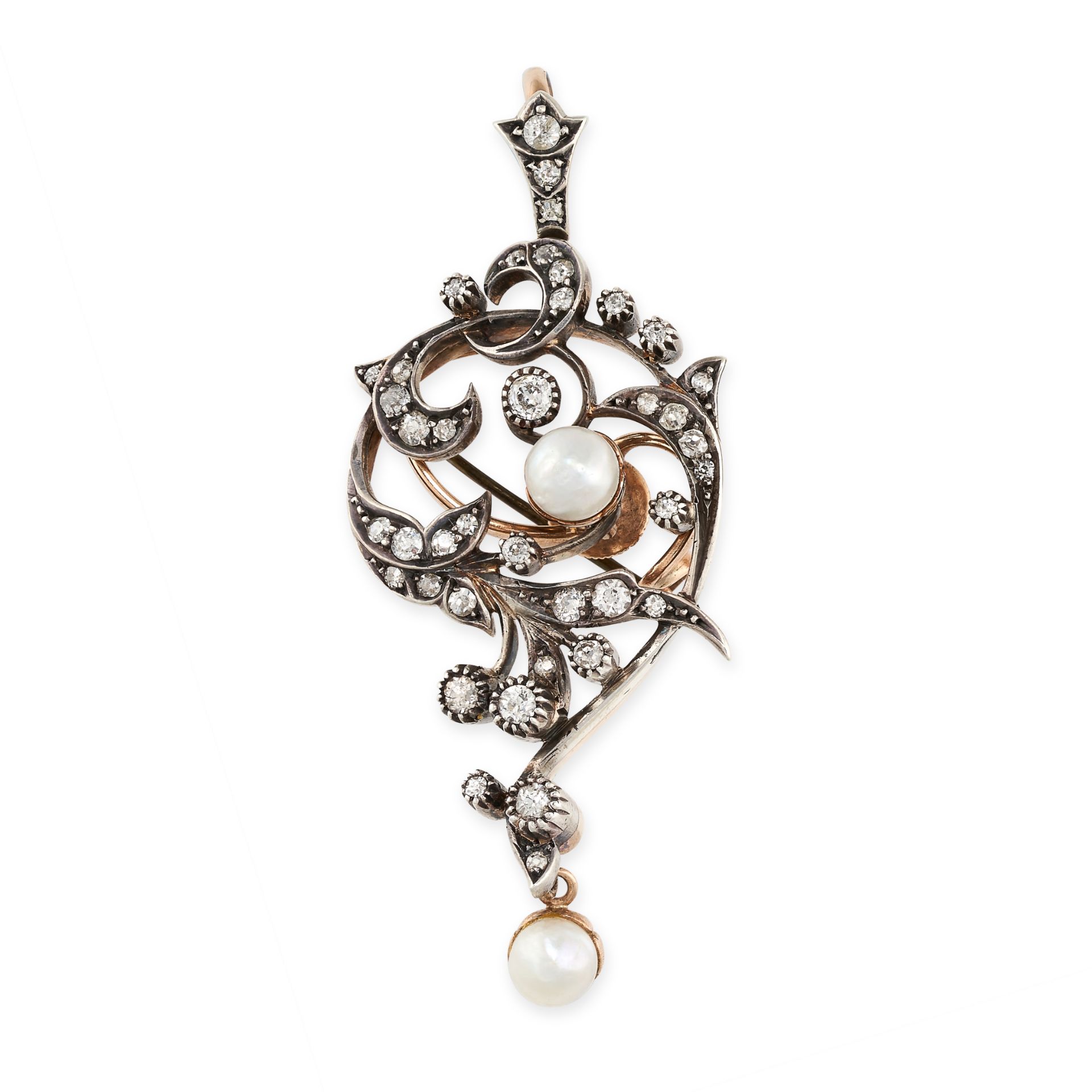 NO RESERVE - AN ANTIQUE PEARL AND DIAMOND PENDANT / BROOCH in yellow gold and silver, the