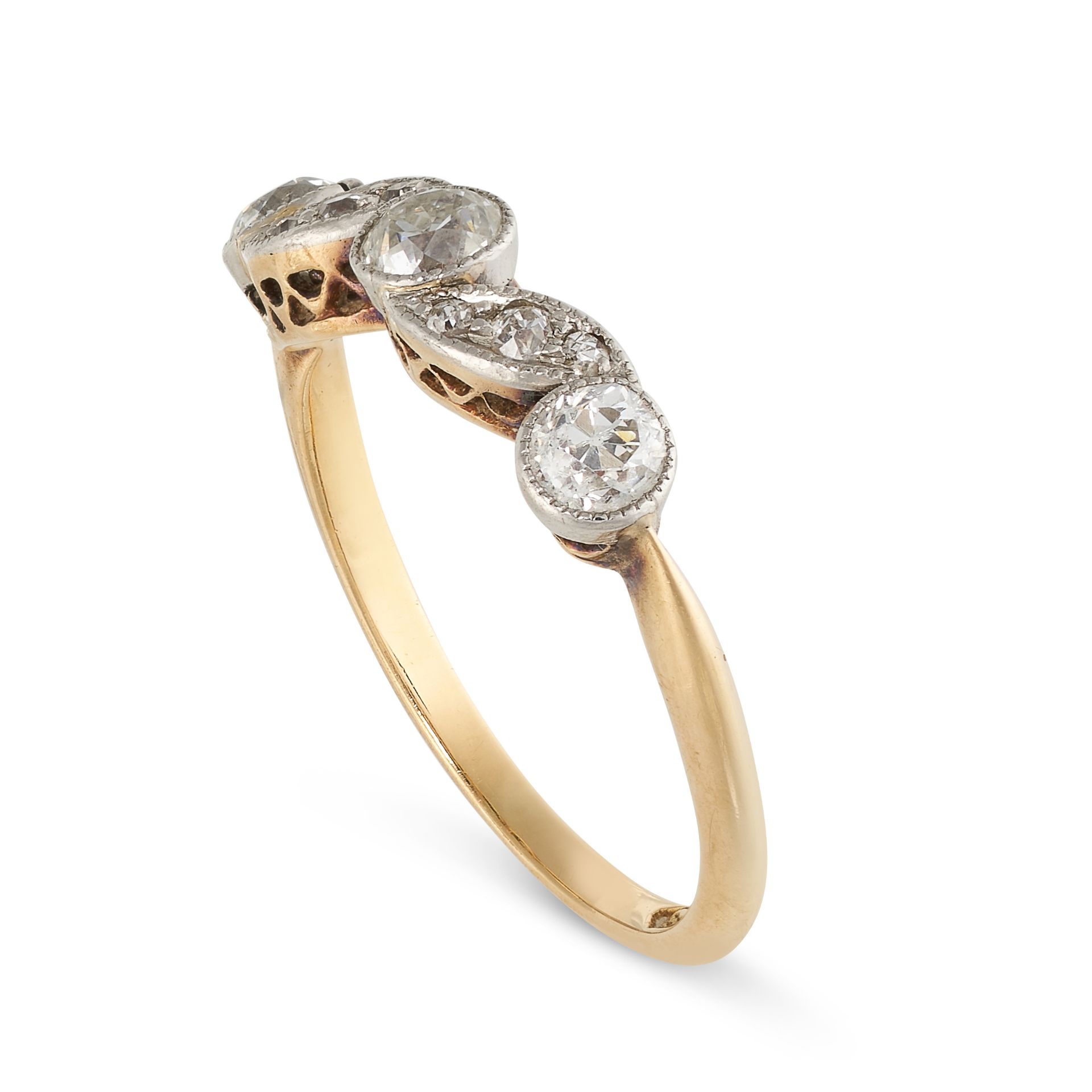 NO RESERVE - AN ART DECO DIAMOND RING in 18ct yellow gold and platinum, the band set with a trio - Image 2 of 2