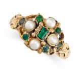 AN ANTIQUE EMERALD AND PEARL MOURNING LOCKET RING, 19TH CENTURY in yellow gold, set with step cut