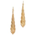 A PAIR OF ANTIQUE GOLD DROP EARRINGS