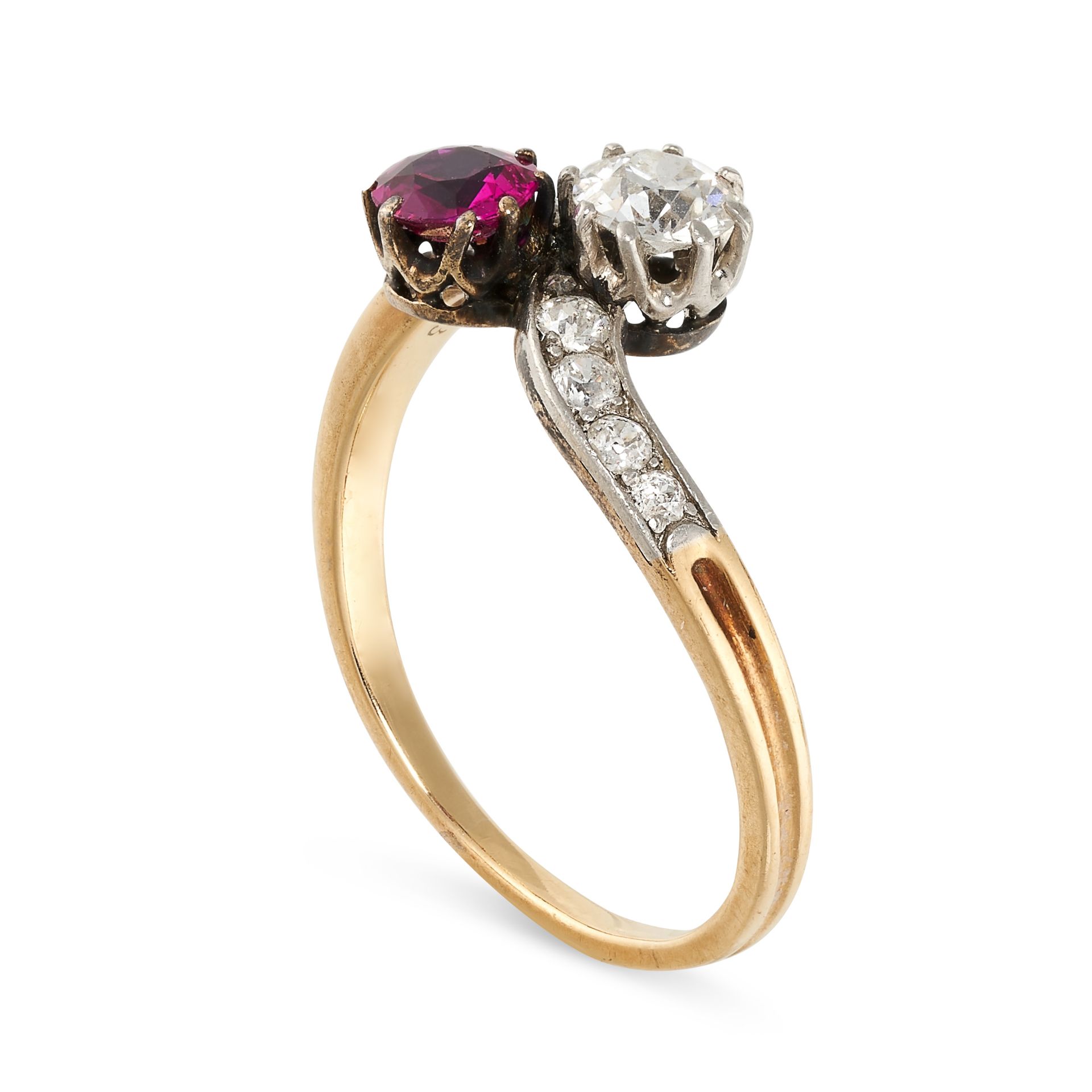 NO RESERVE - A FINE ANTIQUE RUBY AND DIAMOND TOI ET MOI RING, EARLY 20TH CENTURY  Made in yellow - Image 2 of 2