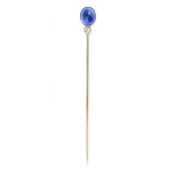 NO RESERVE - A SAPPHIRE AND DIAMOND STICK / TIE PIN BROOCH, EARLY 20TH CENTURY  Oval cabochon blue