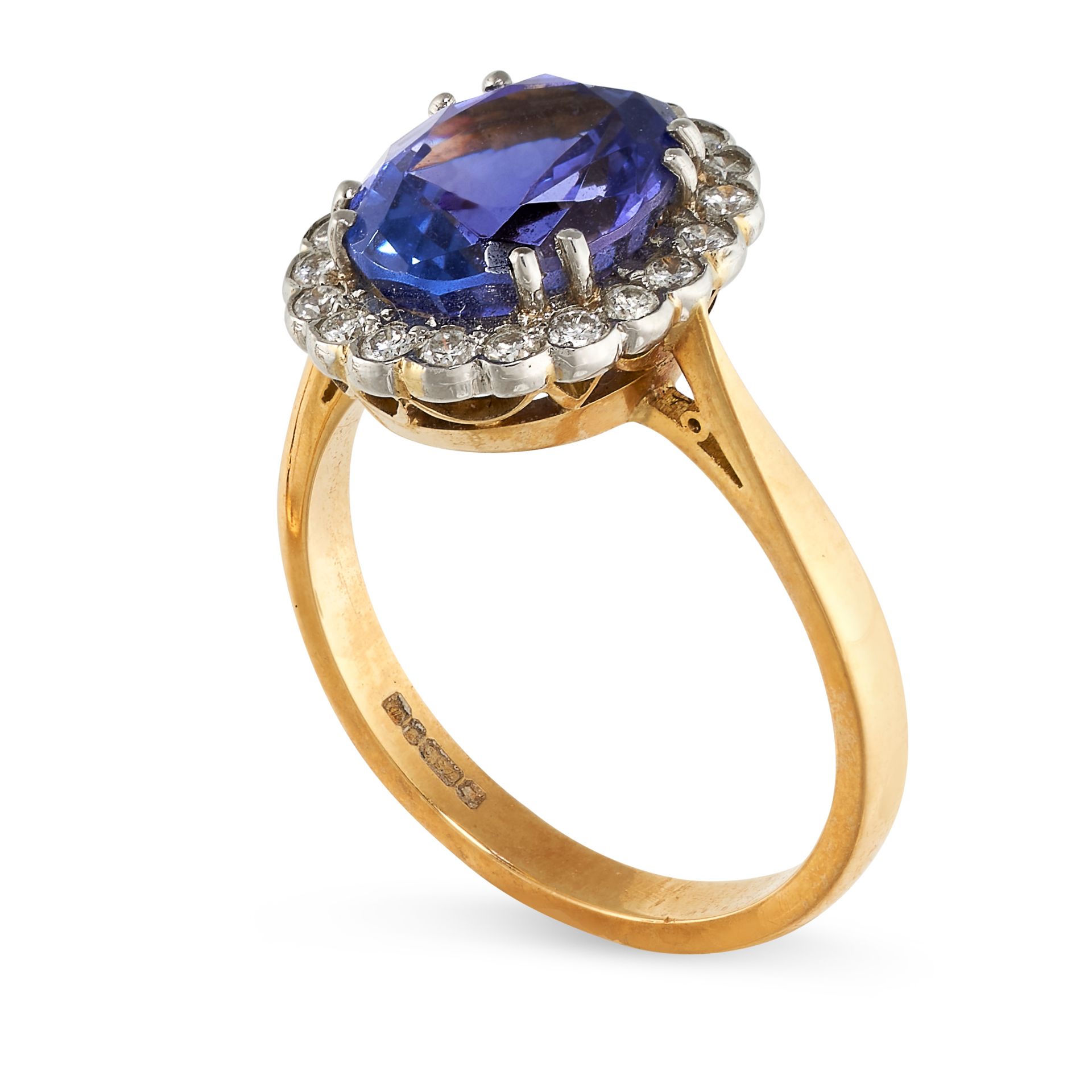 NO RESERVE - A TANZANITE AND DIAMOND CLUSTER RING Made in 18 carat yellow gold  Oval cut - Image 2 of 2