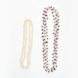 A MIXED LOT OF TWO PEARL AND AMETHYST NECKLACES comprising of a single row of pearls and a