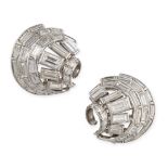 A PAIR OF DIAMOND CLIP EARRINGS  Clip fittings  Brilliant and baguette cut diamonds, approximate