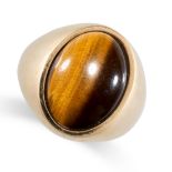 A VINTAGE TIGER'S EYE SIGNET RING  Oval cabochon tiger's eye  Stamped 14K 585  Size P / 7.5  10.8