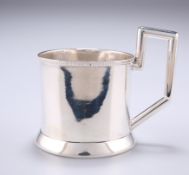 A RUSSIAN SILVER TEA GLASS HOLDER