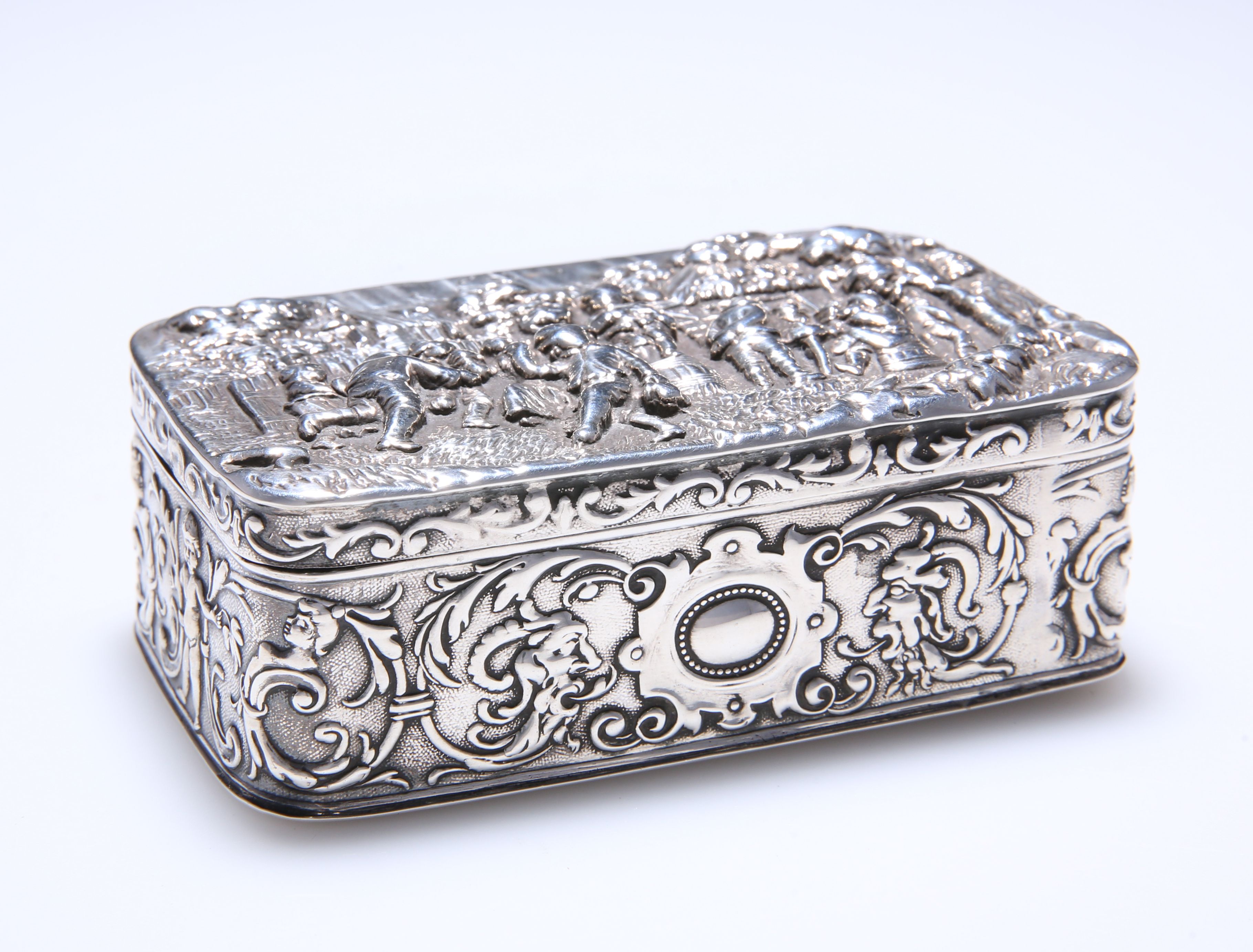 A HANAU SILVER TABLE SNUFF BOX - Image 2 of 3