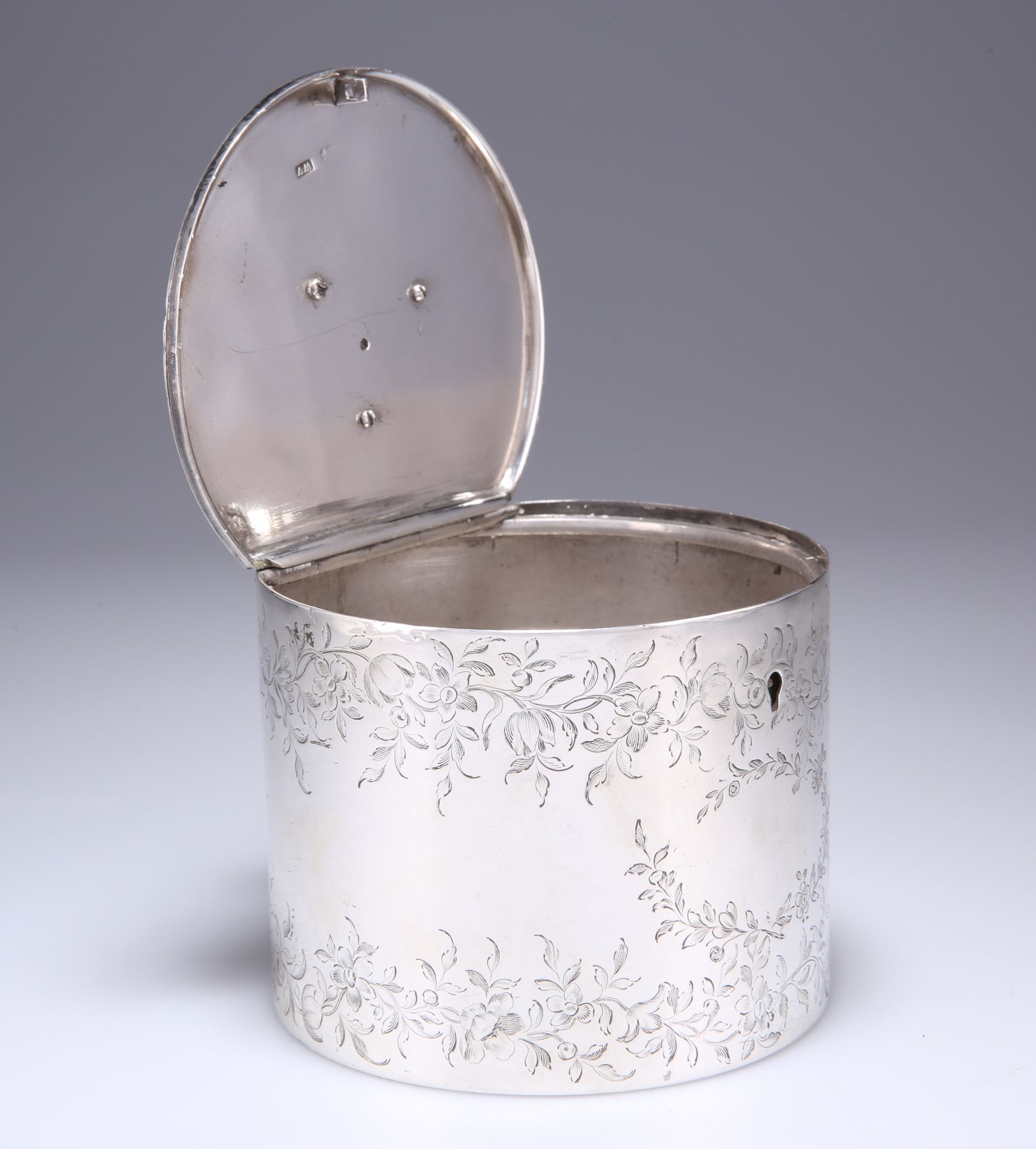 A GEORGE III SILVER DRUM CADDY - Image 2 of 4