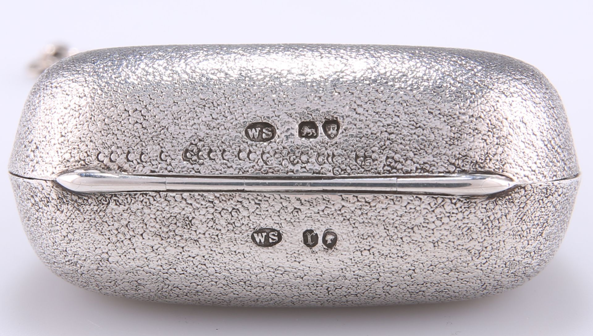 A VICTORIAN SILVER MINIATURE HANDBAG - Image 3 of 3