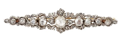 A DUTCH 19TH CENTURY DIAMOND BAR BROOCH