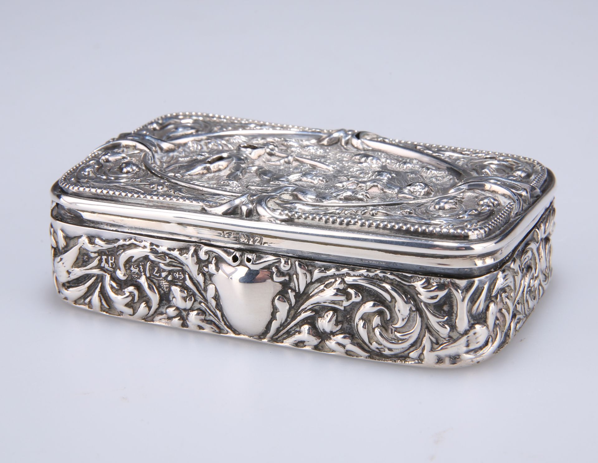 A VICTORIAN SILVER BOX - Image 2 of 4