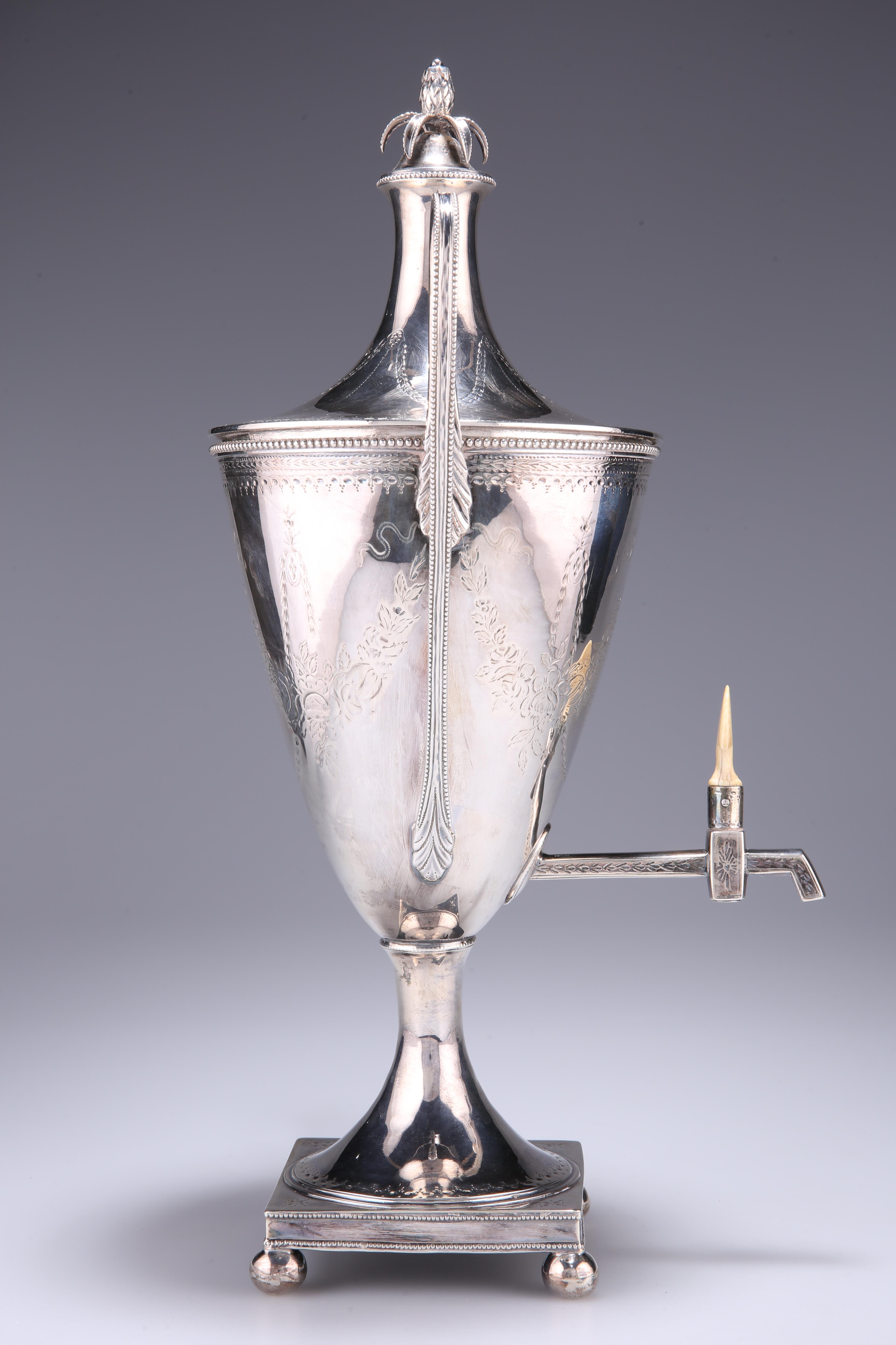 A GEORGE III SCOTTISH SILVER COFFEE URN - Image 3 of 5