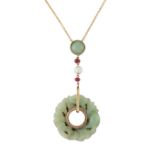 AN EARLY 20TH CENTURY JADE, RUBY AND PEARL PENDANT ON CHAIN