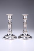 A PAIR OF OLD SHEFFIELD PLATE TELESCOPIC CANDLESTICKS