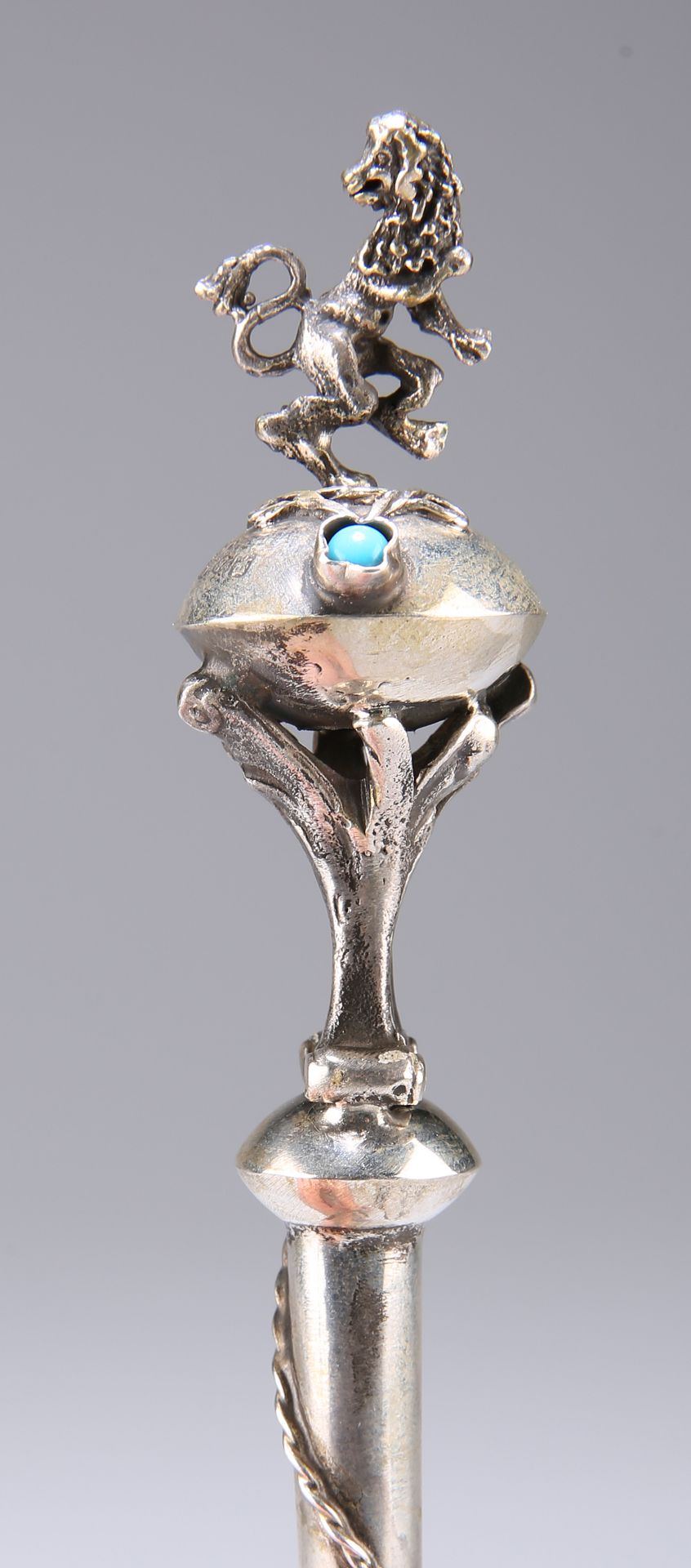 JUDAICA: A RUSSIAN SILVER YAD TORAH POINTER - Image 2 of 3