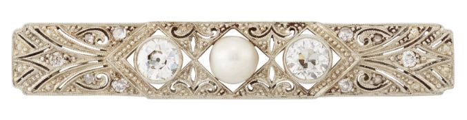 AN EDWARDIAN PEARL AND DIAMOND BROOCH