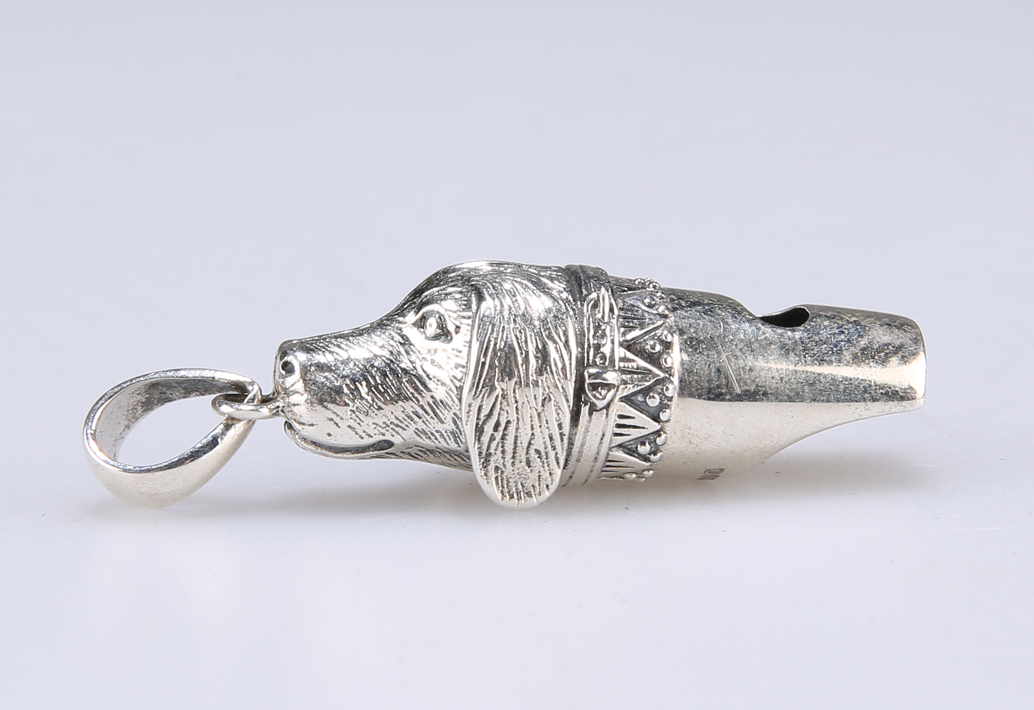 A NOVELTY SILVER DOG WHISTLE - Image 2 of 3