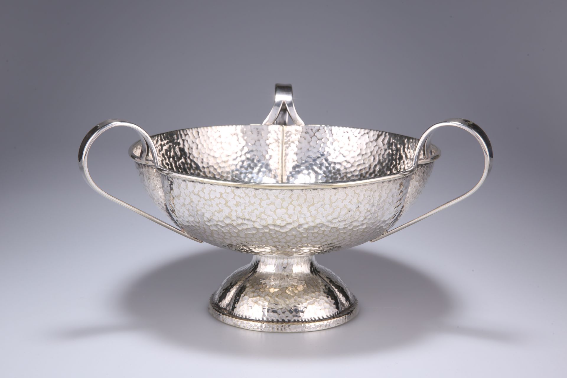 AN ART NOUVEAU SILVER-PLATED THREE-HANDLED TAZZA - Image 2 of 3