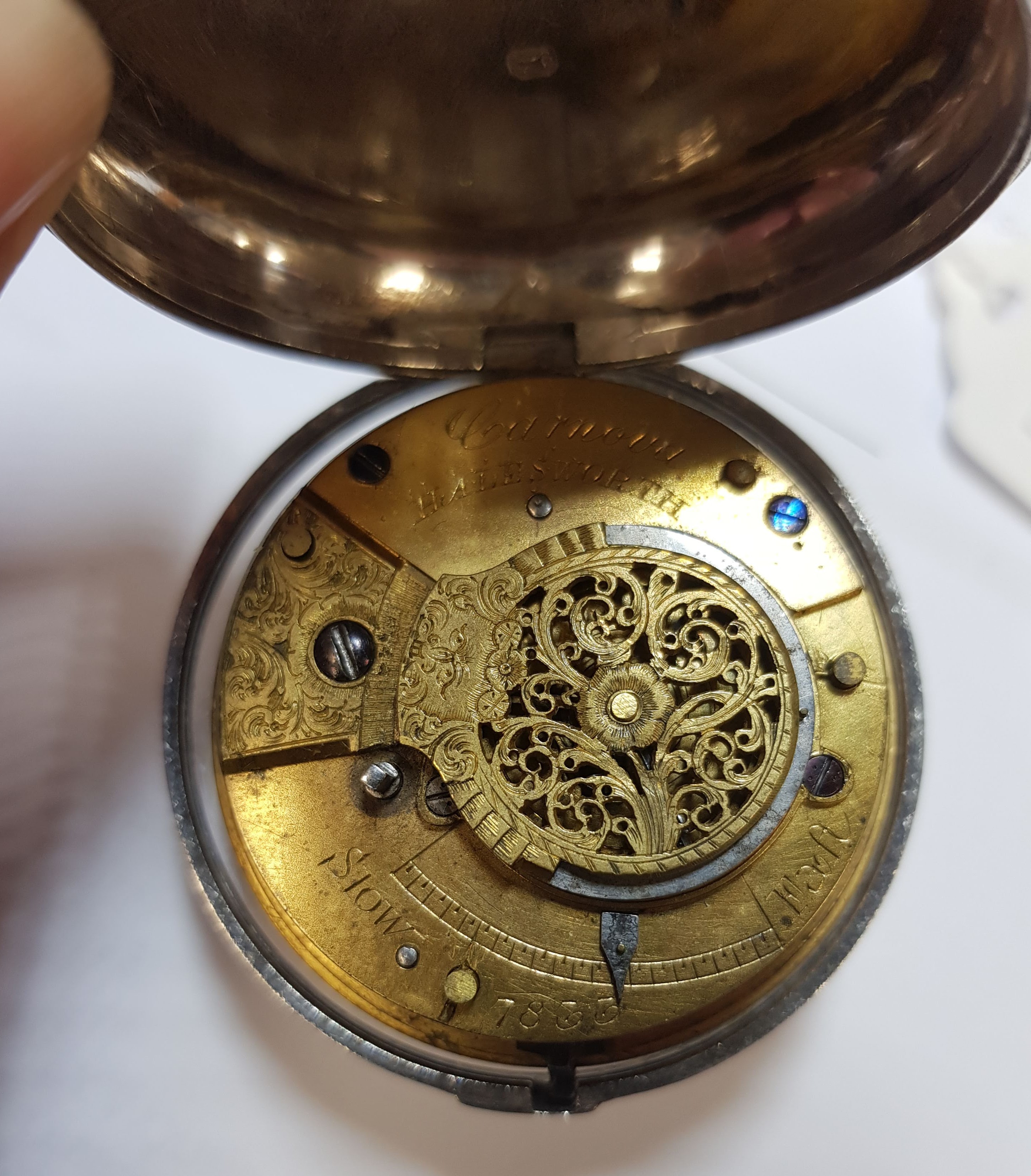 A SILVER KEY WOUND POCKET WATCH - Image 4 of 4