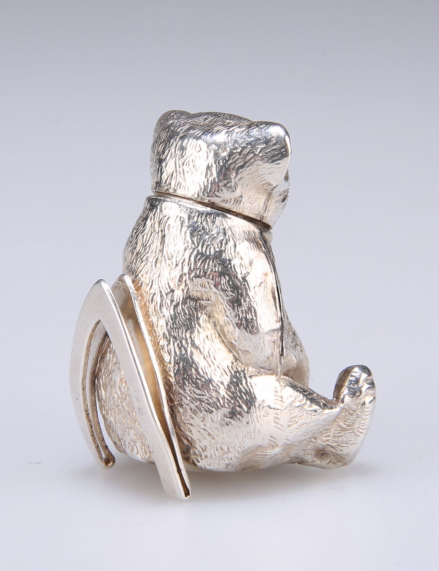 AN EDWARD VII NOVELTY SILVER BEAR MENU HOLDER - Image 2 of 4