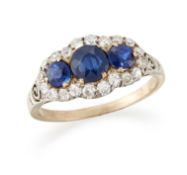 AN EARLY 20TH CENTURY SAPPHIRE AND DIAMOND RING