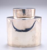 A GEORGE V SILVER CANISTER AND COVER