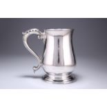 A LARGE GEORGE III SILVER TANKARD